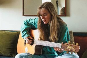 Try These 5 Simple Steps to Sing and Play Guitar at the Same Time |  Acoustic Guitar
