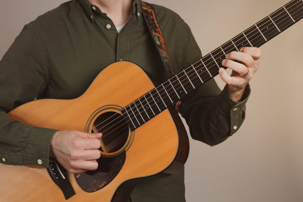 How to Prepare Your Home for Guitar Lessons Well 11 How to play guitar: 12 steps to start playing | Yousician