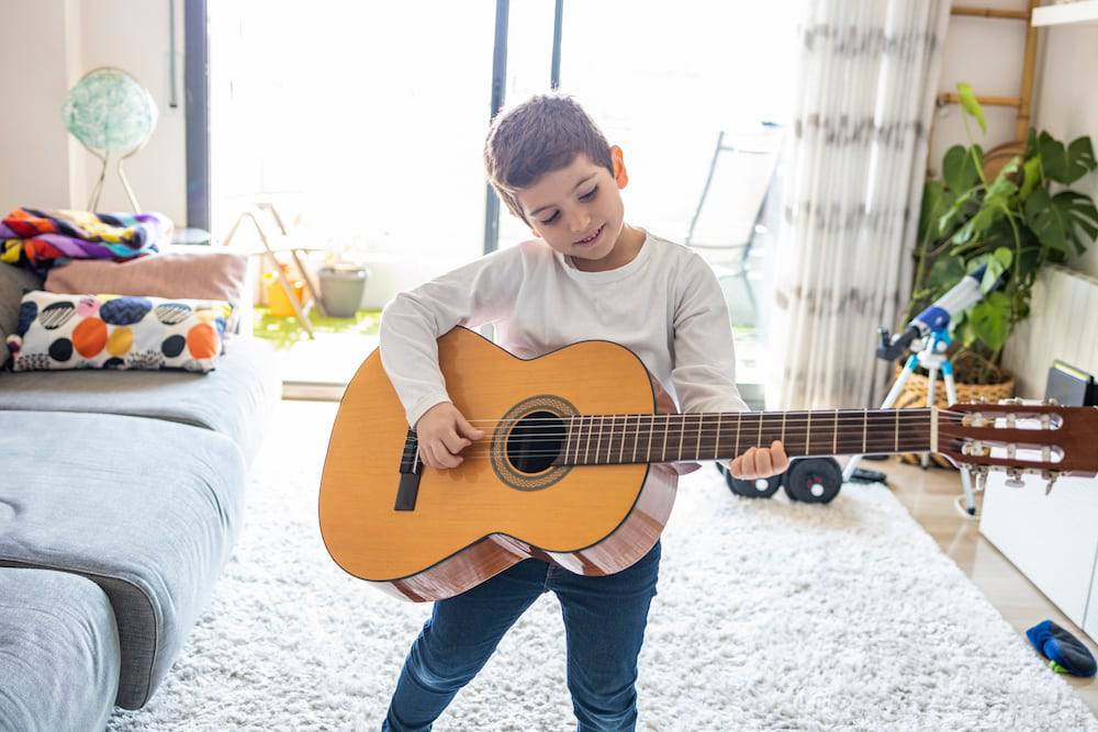Rock Guitar Lessons in New York City for Students 12 Want to Start Playing the Guitar? 6 Things You Need to Know First